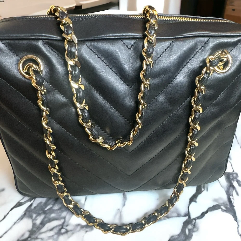 CHANEL CHEVRON lambskin shoulder/handbag - Picture 3 of 14